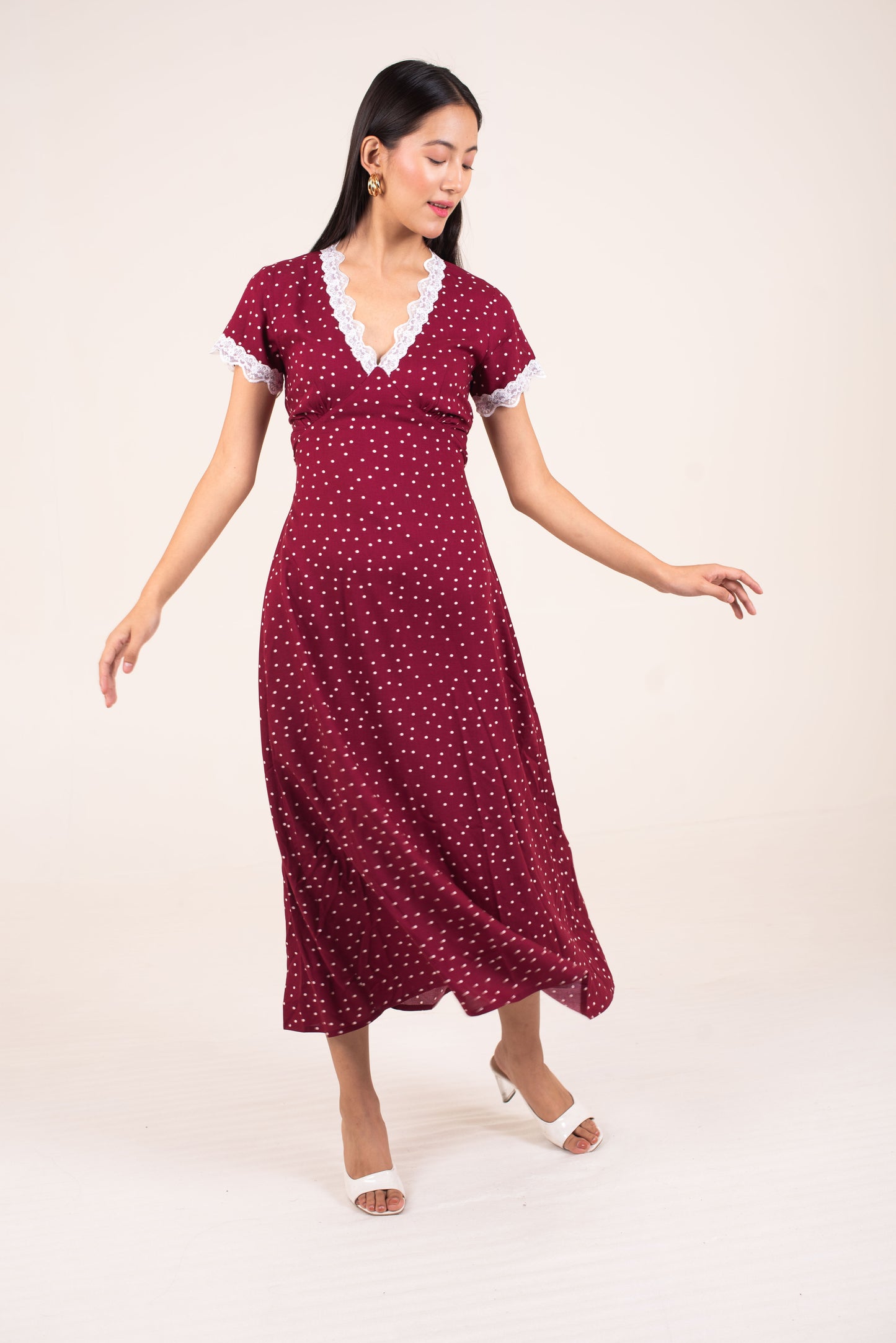 Crimson Charm midi Dress
